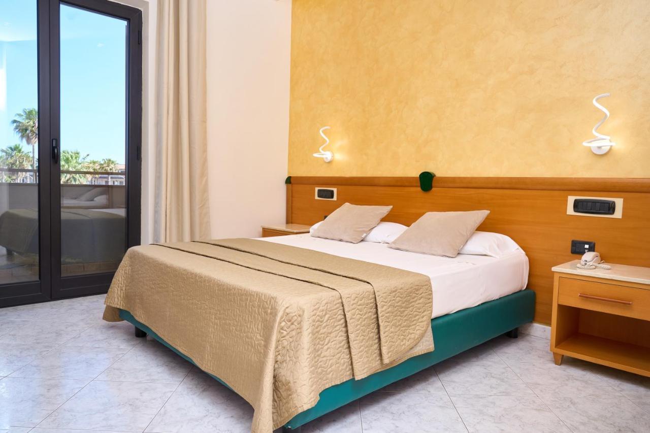 Hotel Miramare Varcaturo